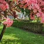 D'hotes Des Rouets Bed & Breakfast 4*
