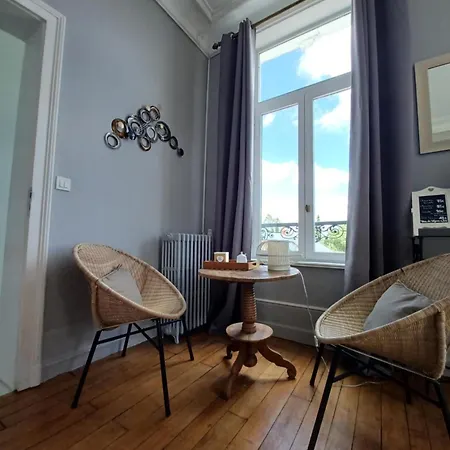 D'hotes Des Rouets فندق مبيت وإفطار 4*